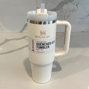 Stanley - 30 oz. CREAM Quencher H2.0 Flowstate Tumbler with Handle - NWT!